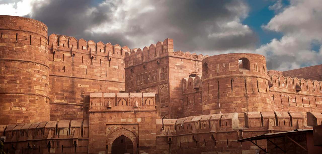 Best tourist places in agra